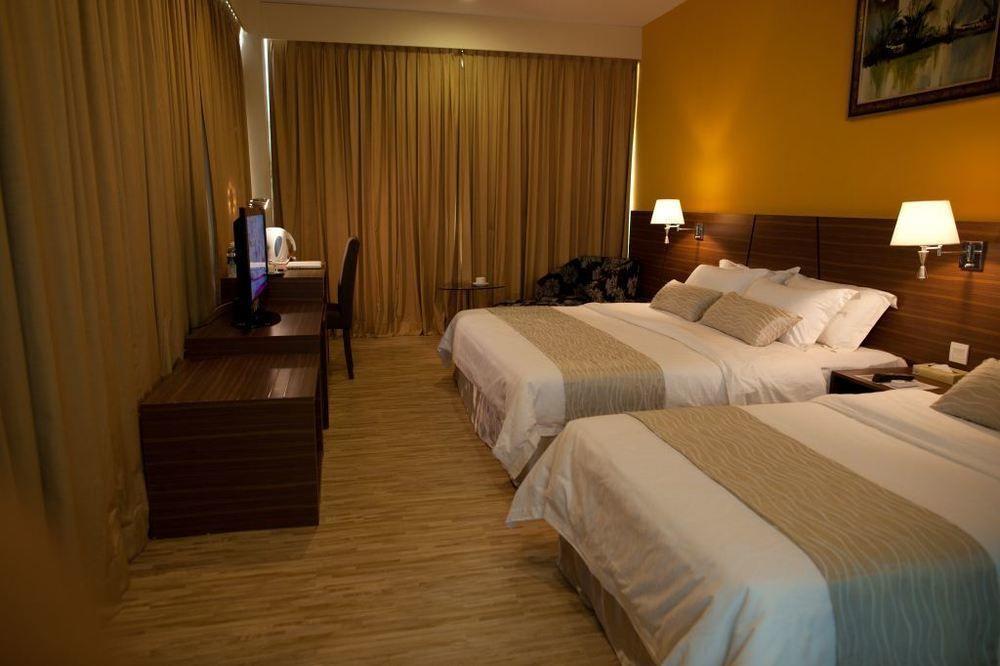 Pine Tree Hotel Batu Pahat Eksteriør bilde
